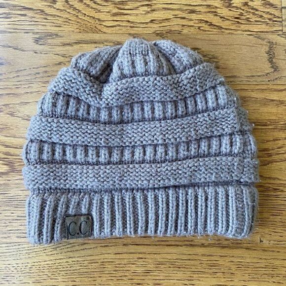 c  c Accessories - C. c. womens toboggan/ hat
tan‎